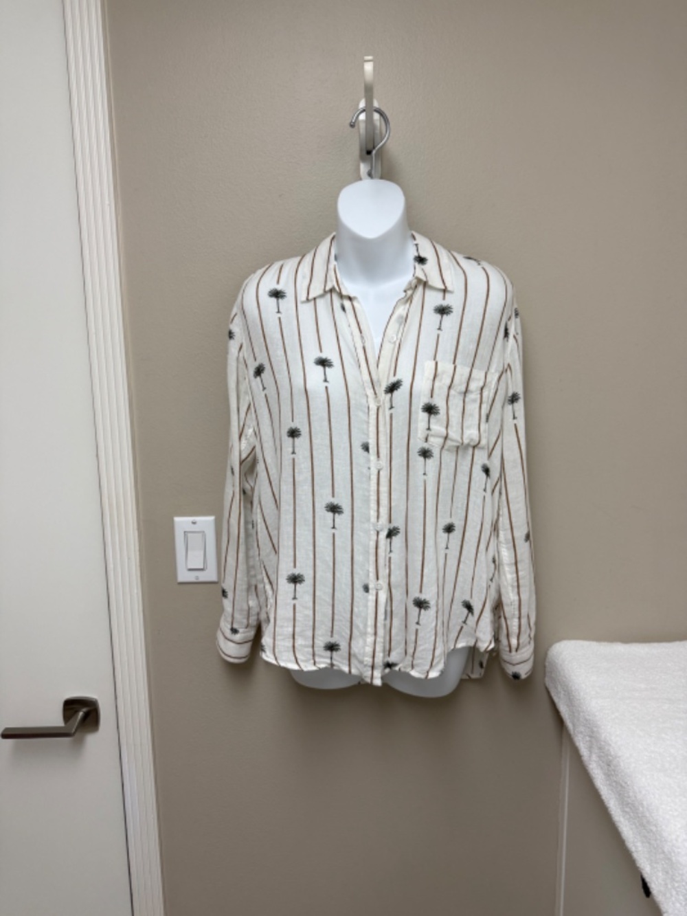 RAILS Charli Linen Blend Long Sleeve Button Front Shirt Ivory Stripe Palms Sz XS - Picture 5 of 16
